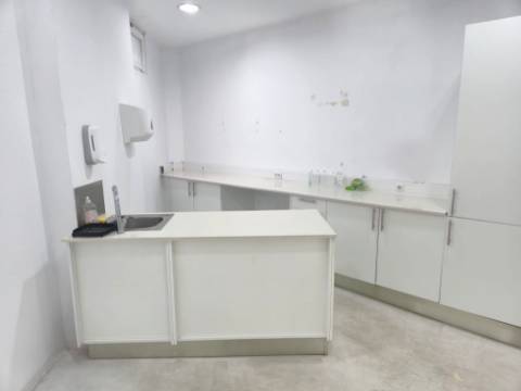 Loja para Arrendamento em Zona Central da Amadora