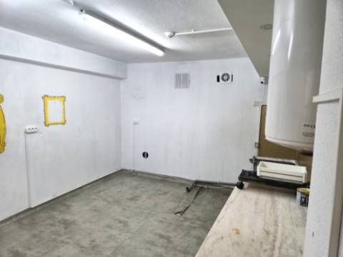 Loja para Arrendamento em Zona Central da Amadora