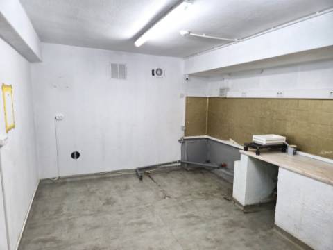 Loja para Arrendamento em Zona Central da Amadora