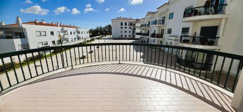 T4 em Condomínio Fechado com Piscina e 4 Lugares de Garagem | Cascais