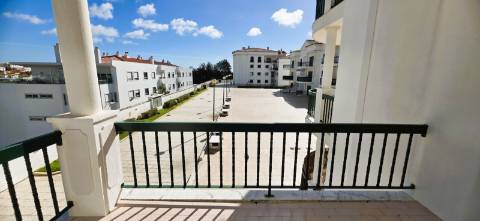 T4 em Condomínio Fechado com Piscina e 4 Lugares de Garagem | Cascais