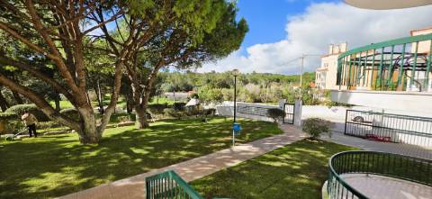 T4 em Condomínio Fechado com Piscina e 4 Lugares de Garagem | Cascais