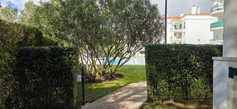 T4 em Condomínio Fechado com Piscina e 4 Lugares de Garagem | Cascais