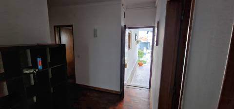 Apartamento T2 com jardim para arrendamento em Porto Salvo, Oeiras