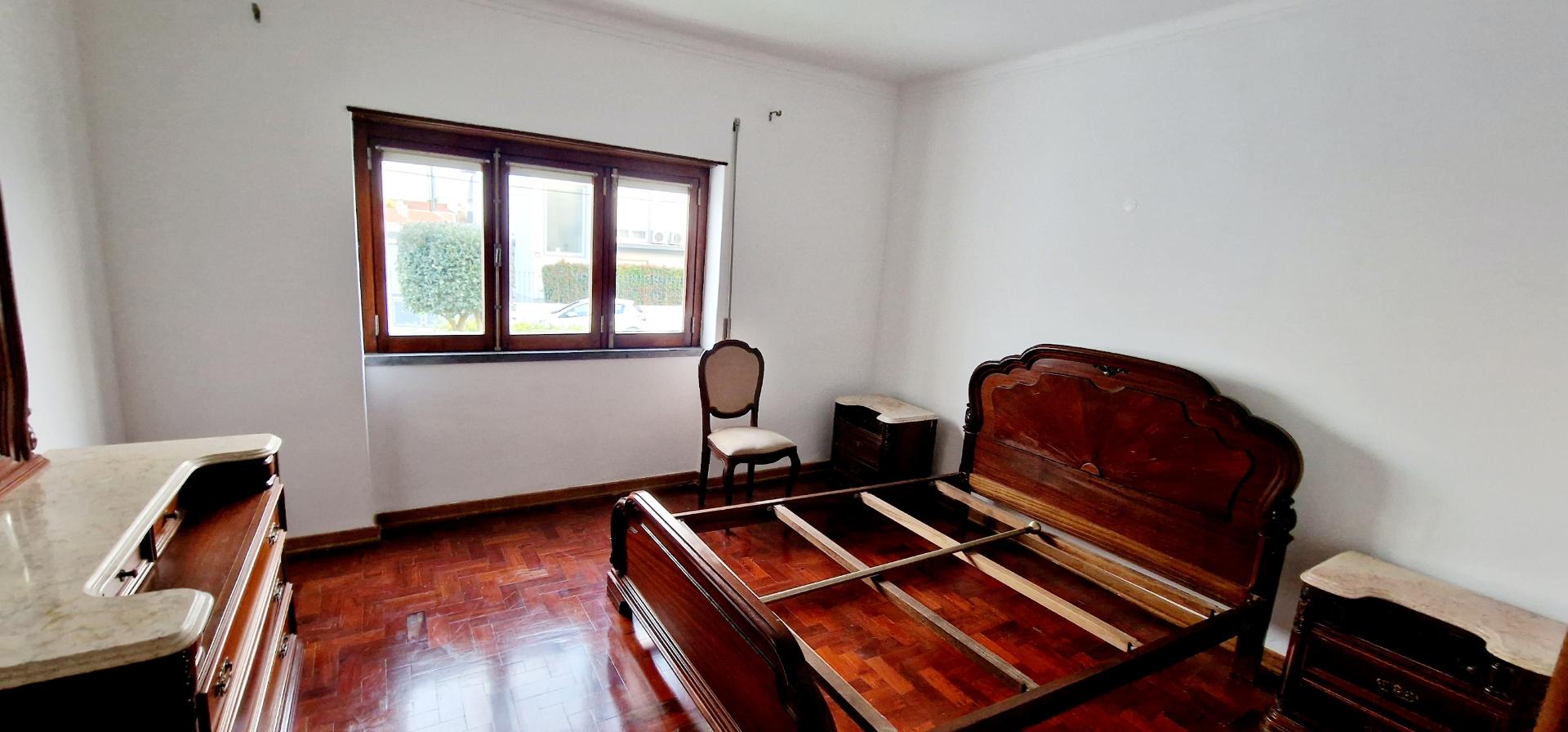 Apartamento T2 com jardim para arrendamento em Porto Salvo, Oeiras