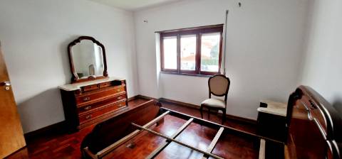 Apartamento T2 com jardim para arrendamento em Porto Salvo, Oeiras