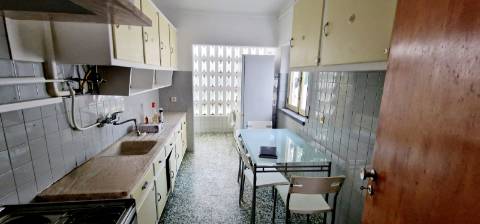 Apartamento T2 com jardim para arrendamento em Porto Salvo, Oeiras