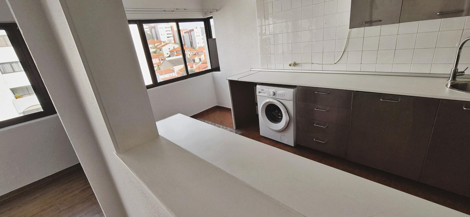 Apartamento T3 com 2 Casas de Banho - S. Domingos de Rana