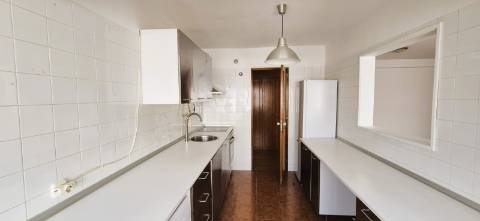 Apartamento T3 com 2 Casas de Banho - S. Domingos de Rana
