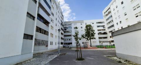 Apartamento T3 com 2 Casas de Banho - S. Domingos de Rana