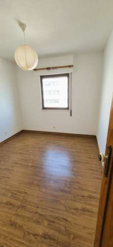 Apartamento T3 com 2 Casas de Banho - S. Domingos de Rana