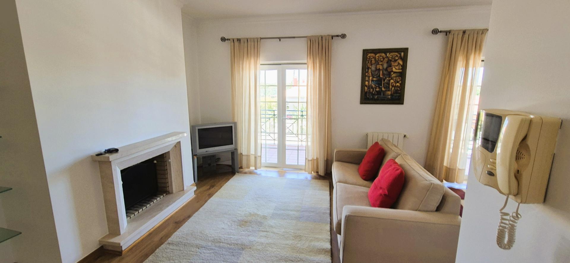 T1 mobilado com varanda, garagem e acesso a piscina, ginásio e sauna na prestigiada Quinta da Beloura