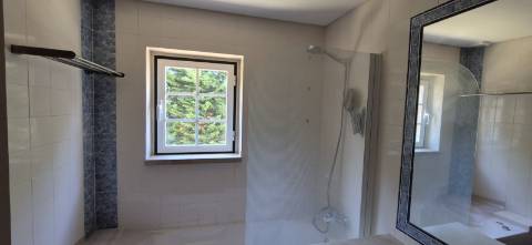 T1 mobilado com varanda, garagem e acesso a piscina, ginásio e sauna na prestigiada Quinta da Beloura