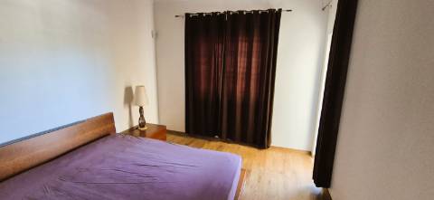 T1 mobilado com varanda, garagem e acesso a piscina, ginásio e sauna na prestigiada Quinta da Beloura