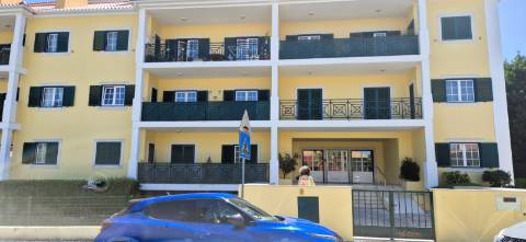 T1 mobilado com varanda, garagem e acesso a piscina, ginásio e sauna na prestigiada Quinta da Beloura
