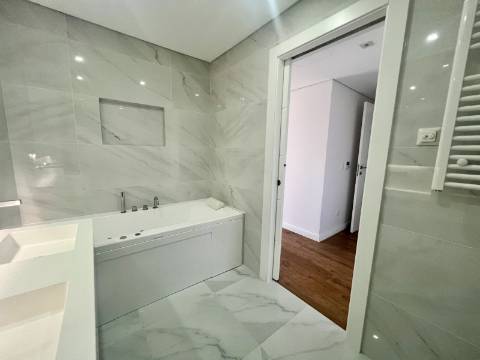 Montijo como novo Pinus T3 de Luxo
