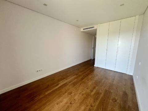 Montijo como novo Pinus T3 de Luxo
