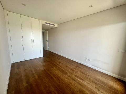 Montijo como novo Pinus T3 de Luxo
