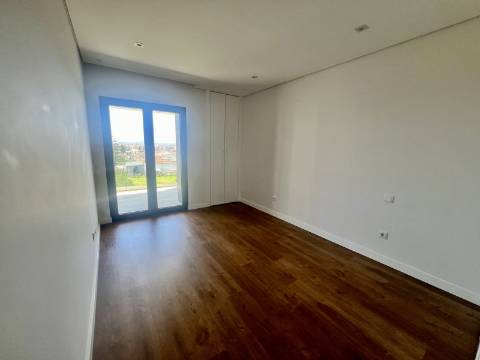 Montijo como novo Pinus T3 de Luxo
