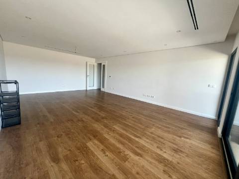 Montijo como novo Pinus T3 de Luxo
