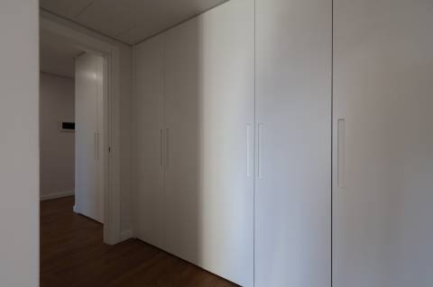 Montijo - T3 de luxo no Pinus, como novo, com parqueamento e varandas amplas
