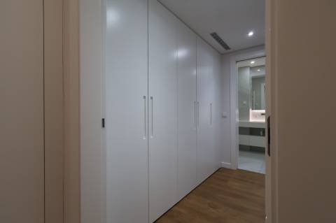 Montijo - T3 de luxo no Pinus, como novo, com parqueamento e varandas amplas
