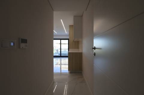 Montijo - T3 de luxo no Pinus, como novo, com parqueamento e varandas amplas
