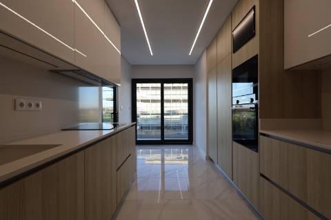 Montijo - T3 de luxo no Pinus, como novo, com parqueamento e varandas amplas
