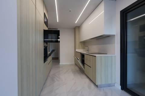 Montijo - T3 de luxo no Pinus, como novo, com parqueamento e varandas amplas
