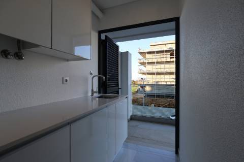 Montijo - T3 de luxo no Pinus, como novo, com parqueamento e varandas amplas
