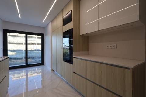 Montijo - T3 de luxo no Pinus, como novo, com parqueamento e varandas amplas
