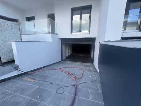 Moradias T3 em banda