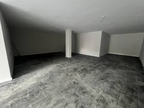 Moradias T3 em banda