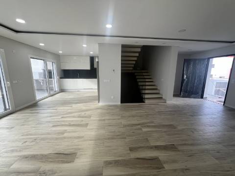 Moradias T3 em banda