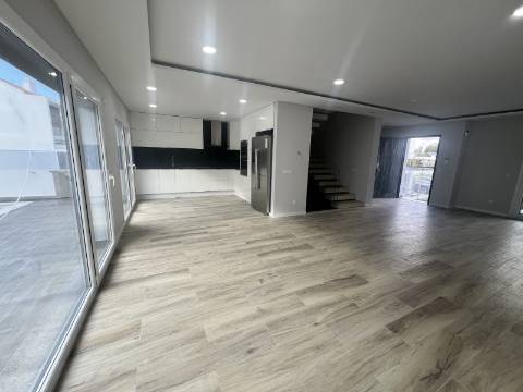 Moradias T3 em banda