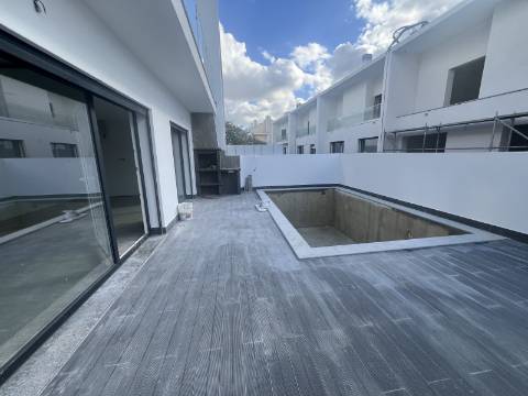 Moradias T3 em banda