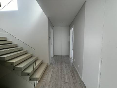 Moradias T3 em banda