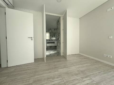 Moradias T3 em banda