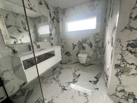 Moradias T3 em banda