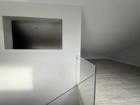 Moradias T3 em banda