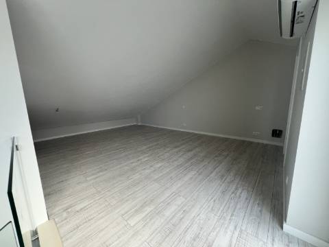 Moradias T3 em banda