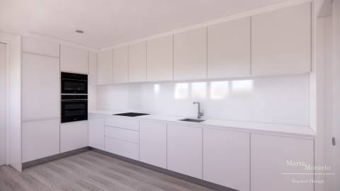 Amadora - T3 Novos c/ 2 parqueamentos