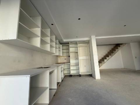 T2+2 centro Montijo com parqueamento e arrecadação