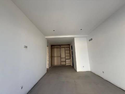 T2+2 centro Montijo com parqueamento e arrecadação