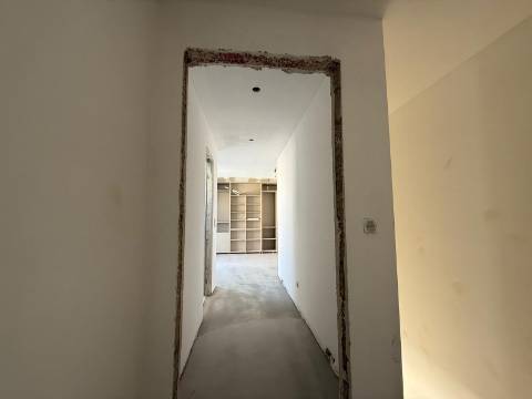 T2+2 centro Montijo com parqueamento e arrecadação