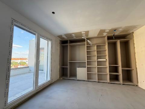 T2+2 centro Montijo com parqueamento e arrecadação