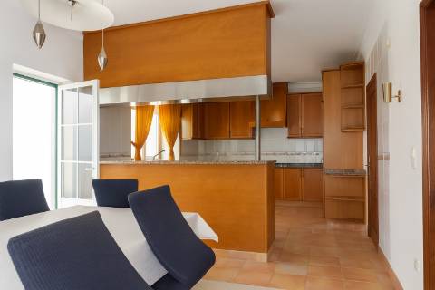 T5 Montijo com garagem para 3 carros e lavandaria