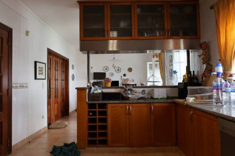 T5 Montijo com garagem para 3 carros e lavandaria