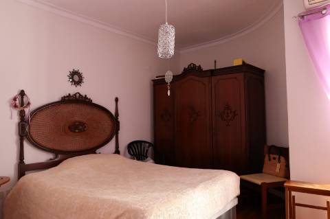 T5 Montijo com garagem para 3 carros e lavandaria