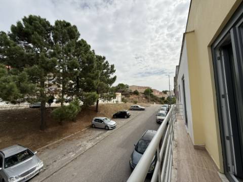 T2 Almoinha Castelo (Sesimbra) com varandas
